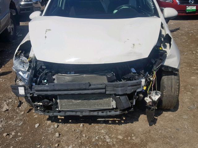 KNADM4A33G6669275 - 2016 KIA RIO LX WHITE photo 9