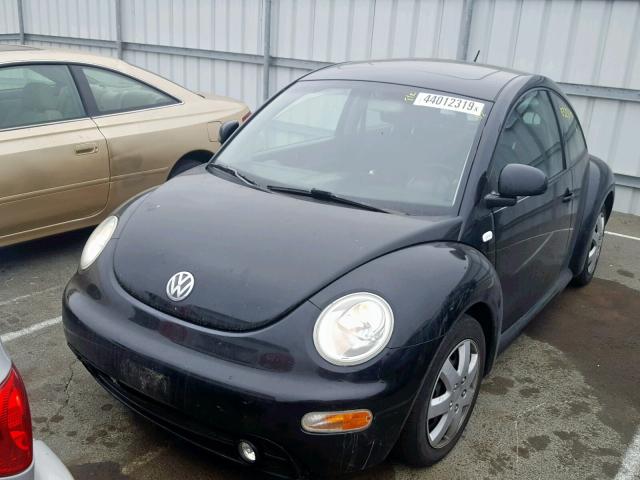 3VWCC21C1YM476885 - 2000 VOLKSWAGEN NEW BEETLE BLACK photo 2