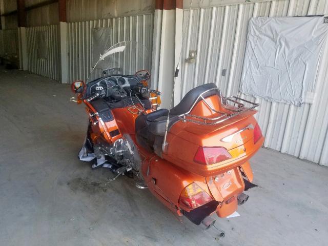 1HFSC47032A102487 - 2002 HONDA GL1800 ORANGE photo 3