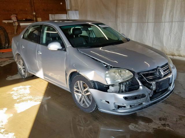 3VWSF71K95M636708 - 2005 VOLKSWAGEN NEW JETTA SILVER photo 1