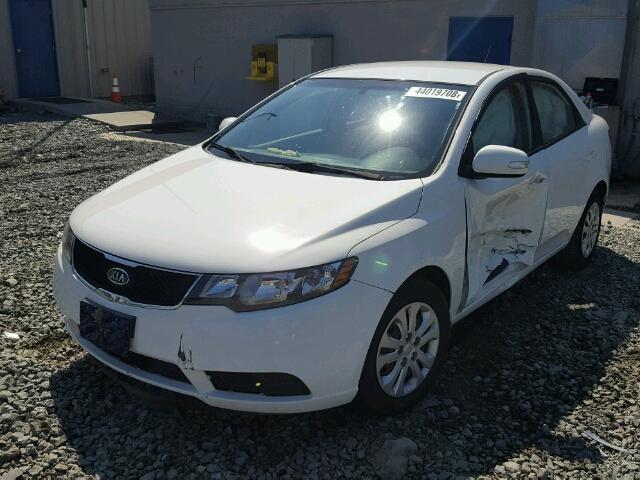 KNAFU4A28A5844472 - 2010 KIA FORTE EX WHITE photo 2