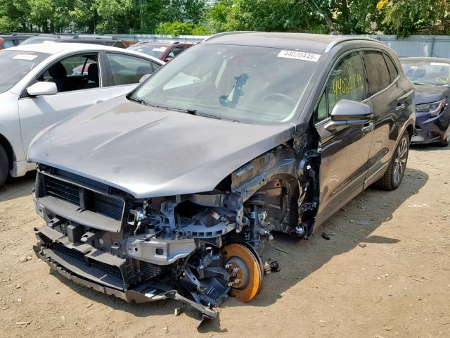 5LMCJ3D90KUL21464 - 2019 LINCOLN MKC RESERV GRAY photo 2