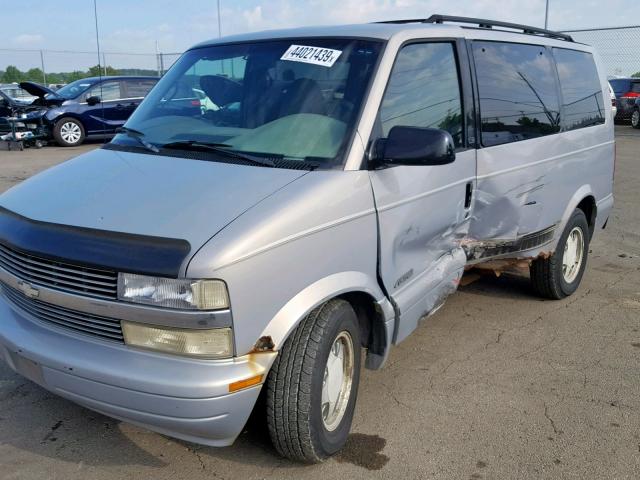 1GNDM19W2YB129335 - 2000 CHEVROLET ASTRO SILVER photo 9