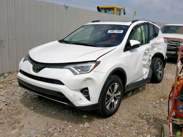 JTMRFREV6JJ223055 - 2018 TOYOTA RAV4 ADVEN WHITE photo 2