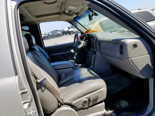 1GKEK63U94J257776 - 2004 GMC YUKON DENA GOLD photo 5