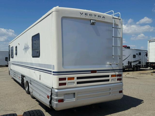 1GBKP37N7R3309908 - 1994 WINNEBAGO MTR HOME WHITE photo 3