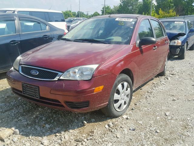 1FAFP34N87W175185 - 2007 FORD FOCUS ZX4 MAROON photo 2