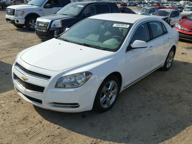 1G1ZC5EB2AF258159 - 2010 CHEVROLET MALIBU 1LT WHITE photo 2