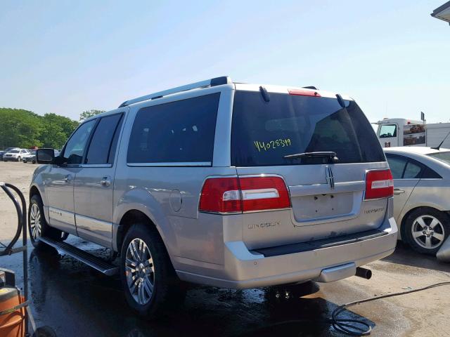 5LMJJ3J57DEL08166 - 2013 LINCOLN NAVIGATOR SILVER photo 3