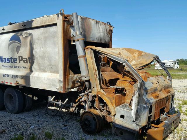 1M2K195C95M029313 - 2005 MACK 600 MR600 BURN photo 10