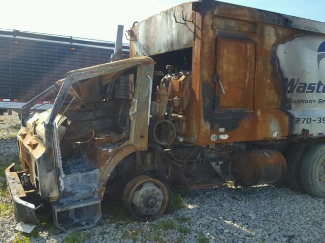 1M2K195C95M029313 - 2005 MACK 600 MR600 BURN photo 9