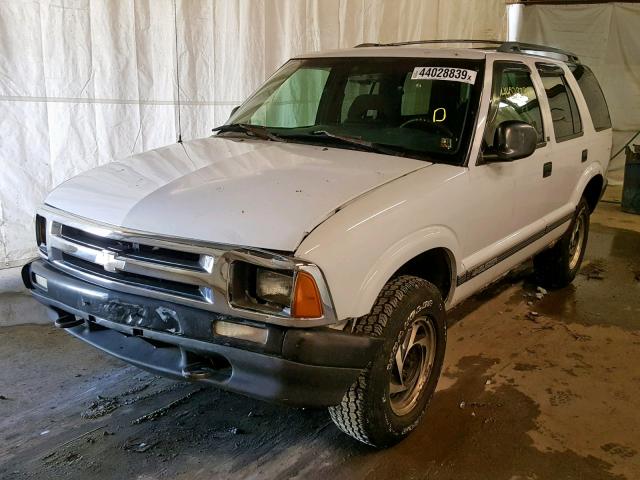 1GNDT13W3SK185304 - 1995 CHEVROLET BLAZER WHITE photo 2