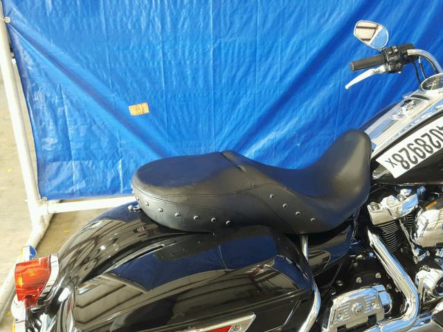 1HD1FBC10HB600860 - 2017 HARLEY-DAVIDSON FLHR ROAD BLACK photo 6