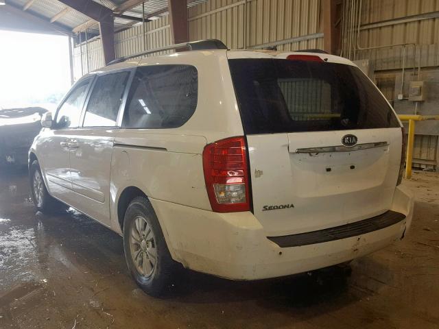 KNDMG4C76C6433174 - 2012 KIA SEDONA LX WHITE photo 3