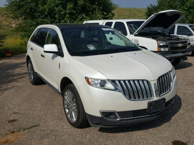 2LMDJ8JK6BBJ02336 - 2011 LINCOLN MKX WHITE photo 1