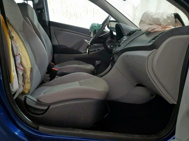 KMHCT4AE0HU247895 - 2017 HYUNDAI ACCENT SE BLUE photo 5