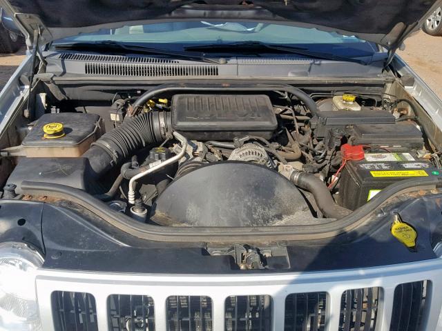 1J8HR48N05C715665 - 2005 JEEP GRAND CHER SILVER photo 7