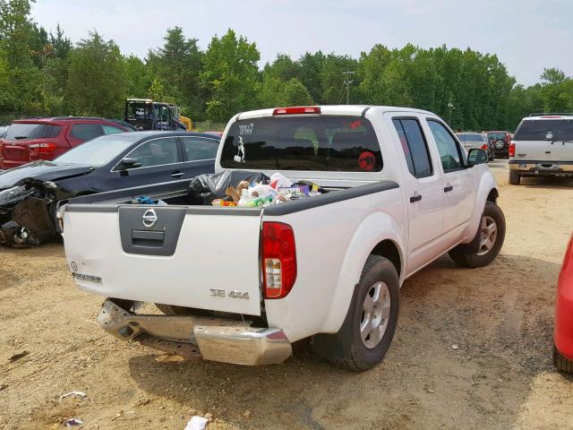 1N6AD07W76C452812 - 2006 NISSAN FRONTIER C WHITE photo 4