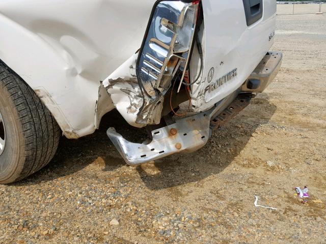 1N6AD07W76C452812 - 2006 NISSAN FRONTIER C WHITE photo 9