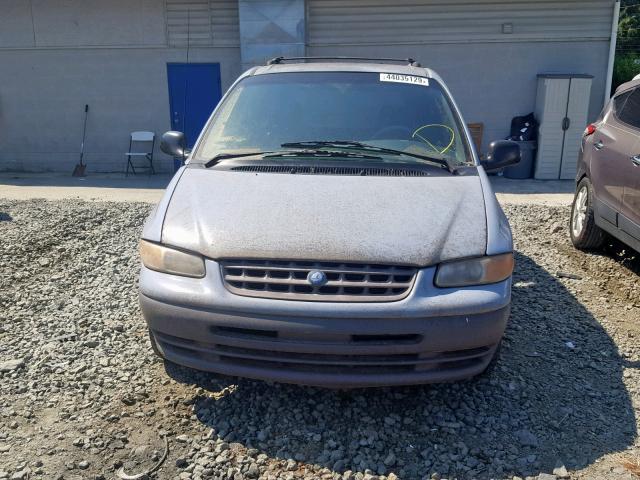 2P4FP2538TR580155 - 1996 PLYMOUTH VOYAGER BLUE photo 9