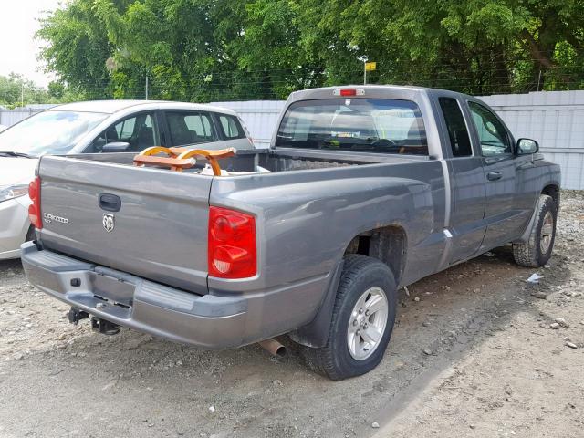 1D7HE32K28S610704 - 2008 DODGE DAKOTA SXT GRAY photo 4