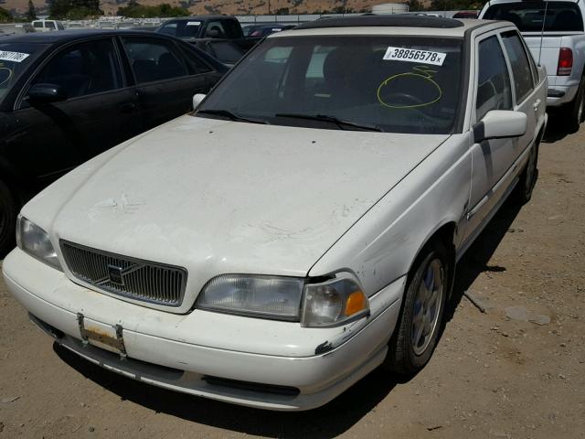 YV1LS5574W1497271 - 1998 VOLVO S70 WHITE photo 2