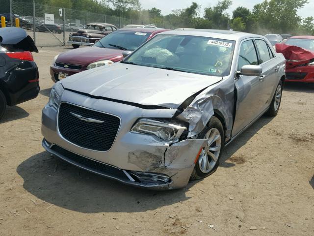 2C3CCAAG4FH819057 - 2015 CHRYSLER 300 LIMITE SILVER photo 2