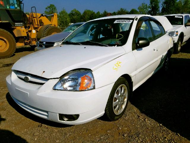 KNADC125036214069 - 2003 KIA RIO WHITE photo 2