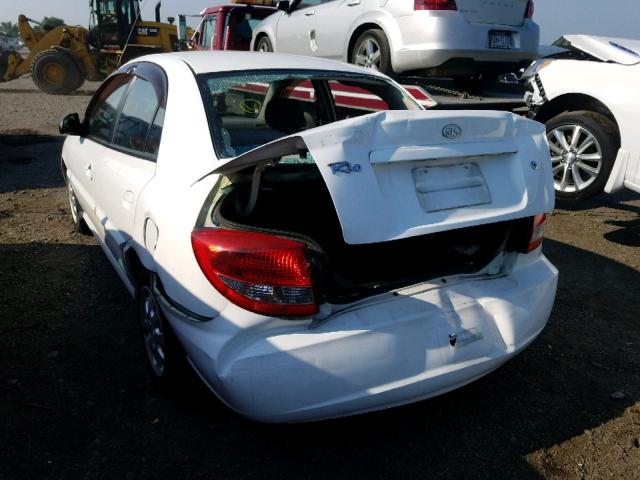 KNADC125036214069 - 2003 KIA RIO WHITE photo 3