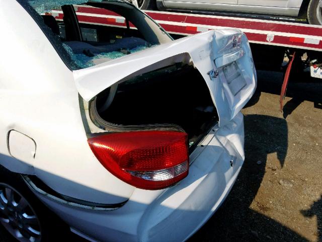 KNADC125036214069 - 2003 KIA RIO WHITE photo 9