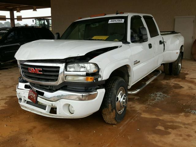 1GTJK33DX7F137033 - 2007 GMC NEW SIERRA WHITE photo 2