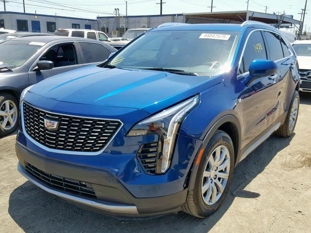 1GYFZCR45KF145990 - 2019 CADILLAC XT4 PREMIU BLUE photo 2