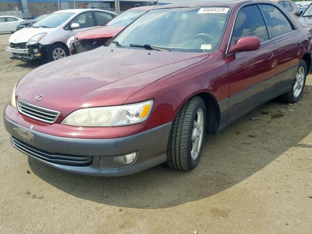 JT8BF28G915109290 - 2001 LEXUS ES 300 BURGUNDY photo 2