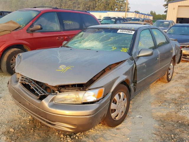 4T1BG22K6WU326493 - 1998 TOYOTA CAMRY CE TAN photo 2