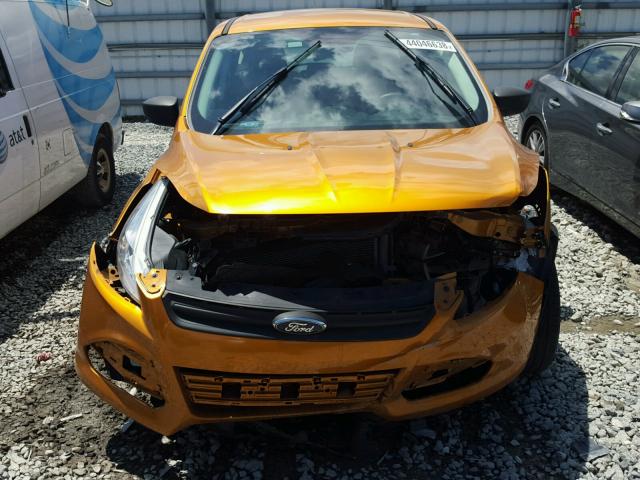 1FMCU0F79GUA17920 - 2016 FORD ESCAPE S ORANGE photo 9