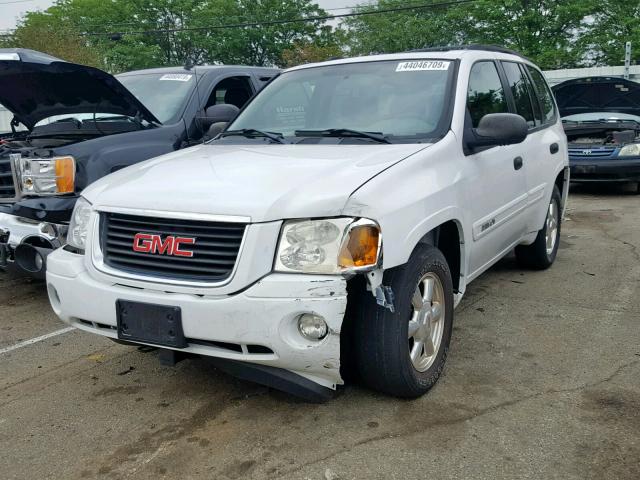 1GKDT13S842375371 - 2004 GMC ENVOY WHITE photo 2