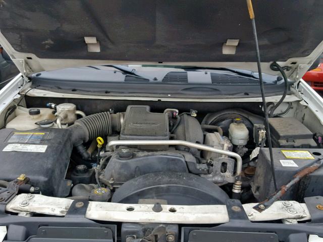 1GKDT13S842375371 - 2004 GMC ENVOY WHITE photo 7