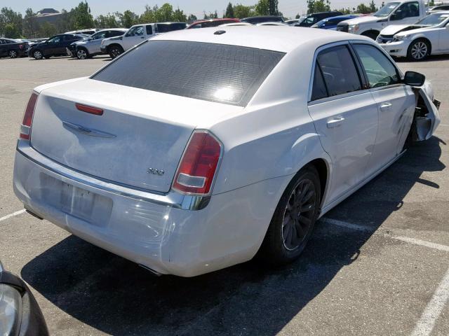 2C3CCAAG0EH380129 - 2014 CHRYSLER 300 WHITE photo 4