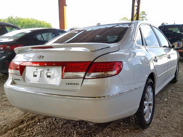 KMHFC46F48A311386 - 2008 HYUNDAI AZERA SE WHITE photo 4