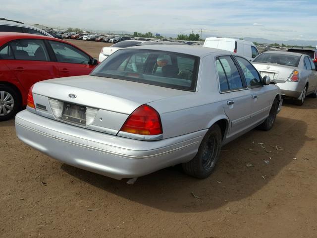 2FAFP74W7WX173852 - 1998 FORD CROWN VICT SILVER photo 4