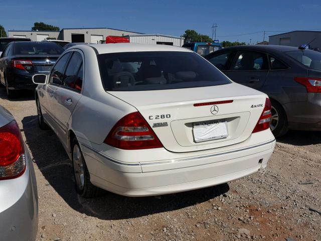 WDBRF92H97F877704 - 2007 MERCEDES-BENZ C 280 4MAT WHITE photo 3