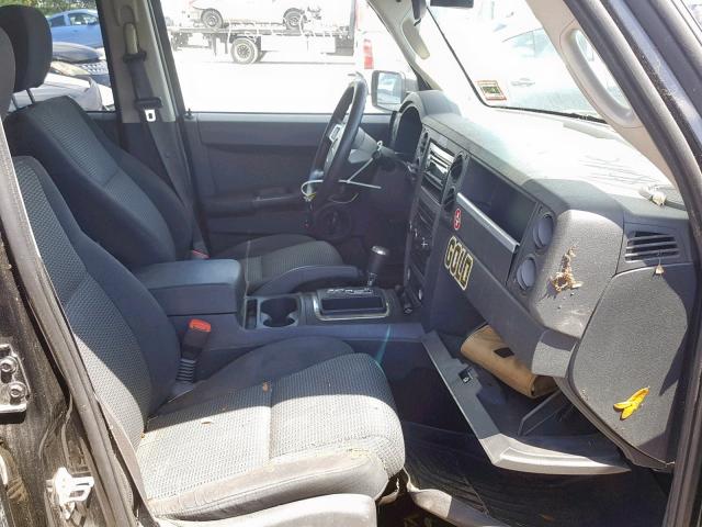 1J8HG48K68C184780 - 2008 JEEP COMMANDER BLACK photo 5