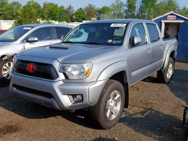 3TMLU4EN7FM196747 - 2015 TOYOTA TACOMA DOU SILVER photo 2