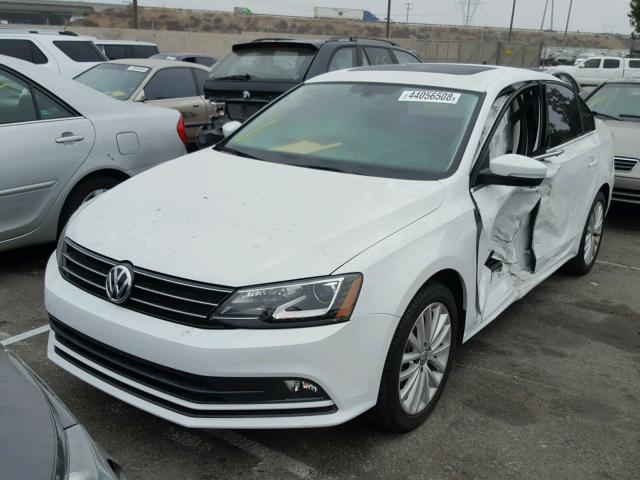 3VWL17AJXGM264096 - 2016 VOLKSWAGEN JETTA SEL WHITE photo 2