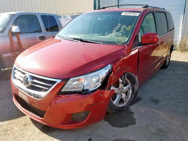 2V8HW34119R552345 - 2009 VOLKSWAGEN ROUTAN SE RED photo 2