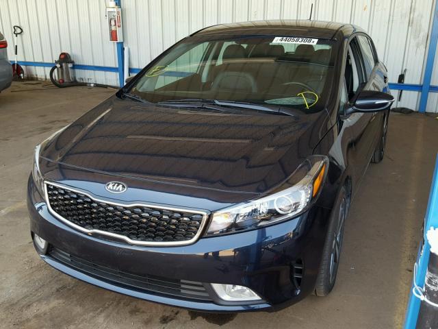 KNAFX5A89H5727298 - 2017 KIA FORTE EX BLACK photo 2