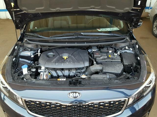 KNAFX5A89H5727298 - 2017 KIA FORTE EX BLACK photo 7