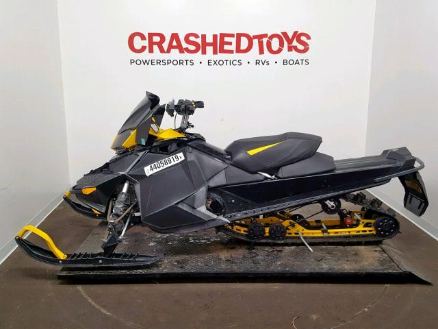 2BPSUGDA5DV000085 - 2013 SKI DOO RENEGADE YELLOW photo 3