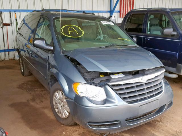 2C8GP44R55R433304 - 2005 CHRYSLER TOWN & COU BLUE photo 1