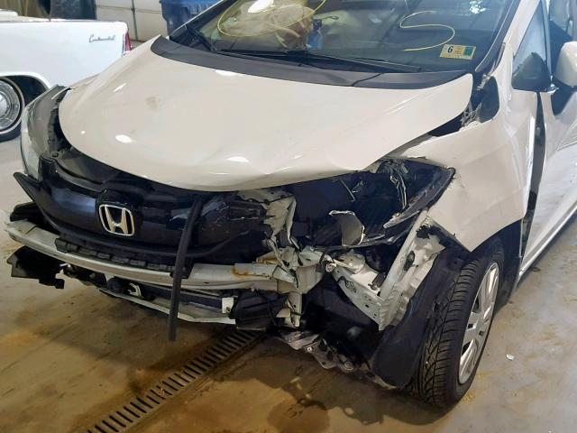 3HGGK5H53HM708565 - 2017 HONDA FIT LX WHITE photo 9